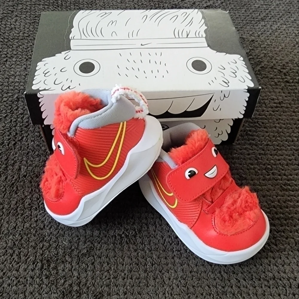 Baby Nike Team Hustle D 9 Chile red-Wolf gray shoes size 3c